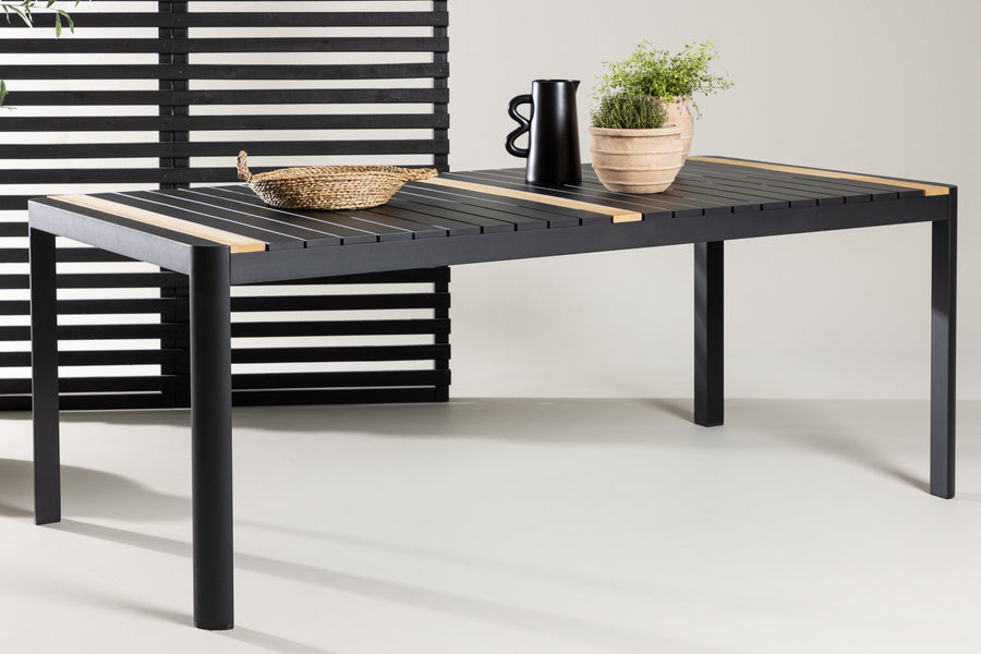Togo Tisch 