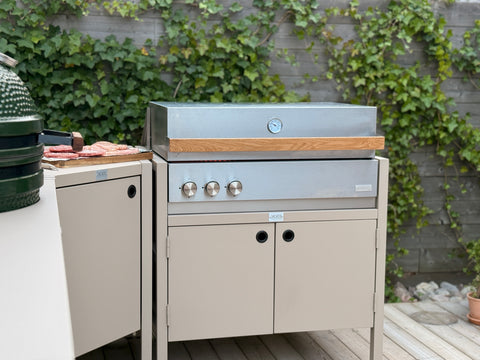 Kombinieren Sie aus mehreren verschiedenen Outdoorküchenmodulen