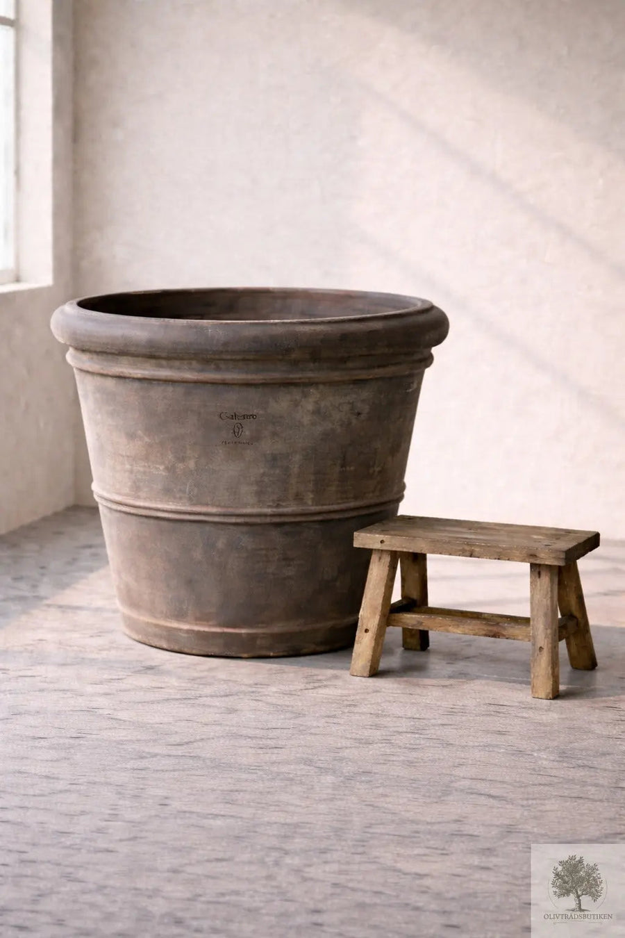 Terrakotta-Blumentopf Grau - Toscana - 80 cm Durchmesser - 64 cm Höhe 