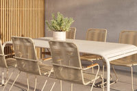 Borneo Essgruppe mit den Stühlen Bois 